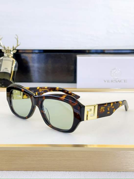 Picture of Versace Sunglasses _SKUfw80049988fw